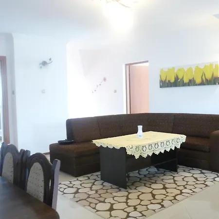 Kot Jarzebinowa 7 Apartment