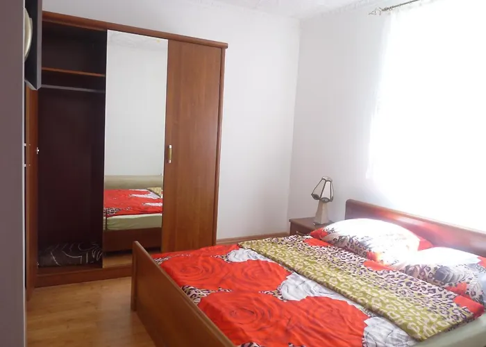 Jarzebinowa 7 Ровы