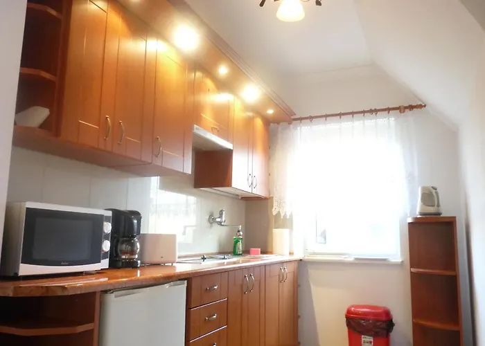 Апартаменты Jarzebinowa 7