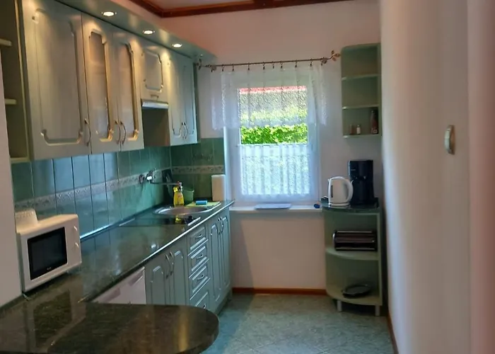 Jarzebinowa 7 * Ровы