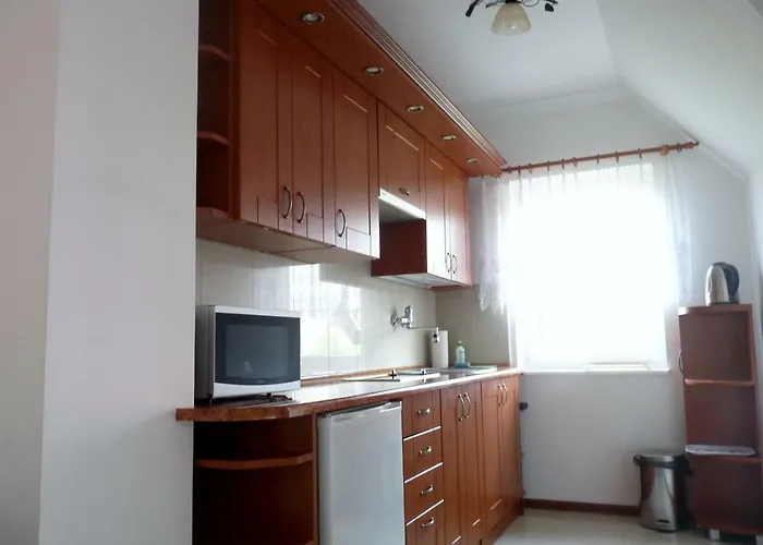 Jarzebinowa 7 * Ровы